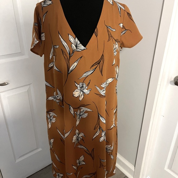 Great dress for Fall - Picture 3 of 4